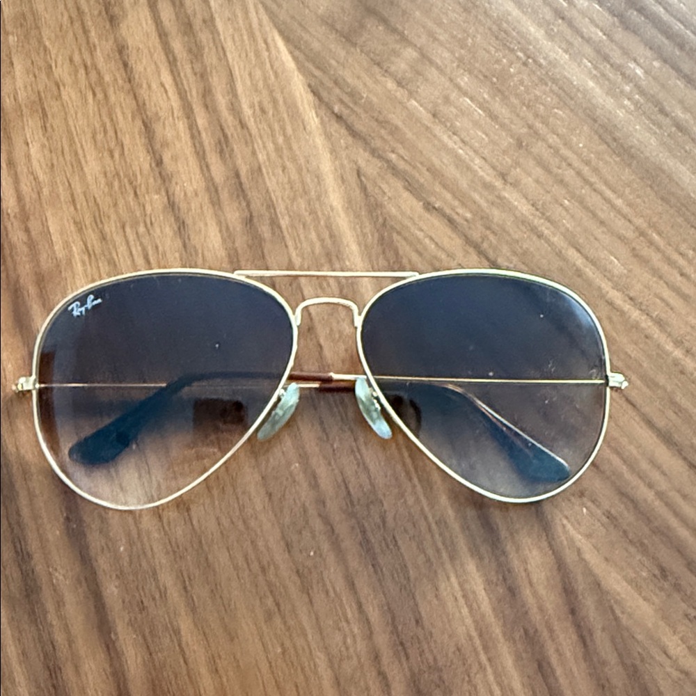 Ray-Ban Classic Gold Aviators